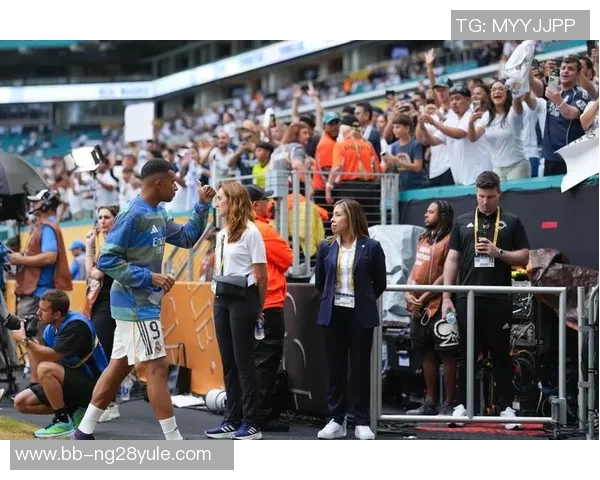 以抢断能力突出但进攻端表现平平的足球球星分析 以抢断能力突出但进攻端表现平平的足球球星分析