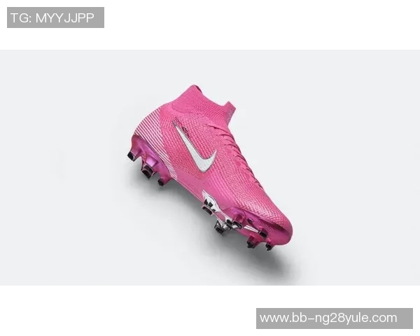 粉红色耐克足球鞋助力球星展现卓越球技引领时尚潮流